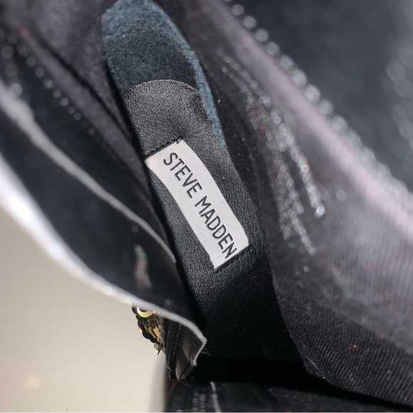 Black and gold sequin boots #sequinboots #stevemadden #booties #flashy - Picture 7 of 7